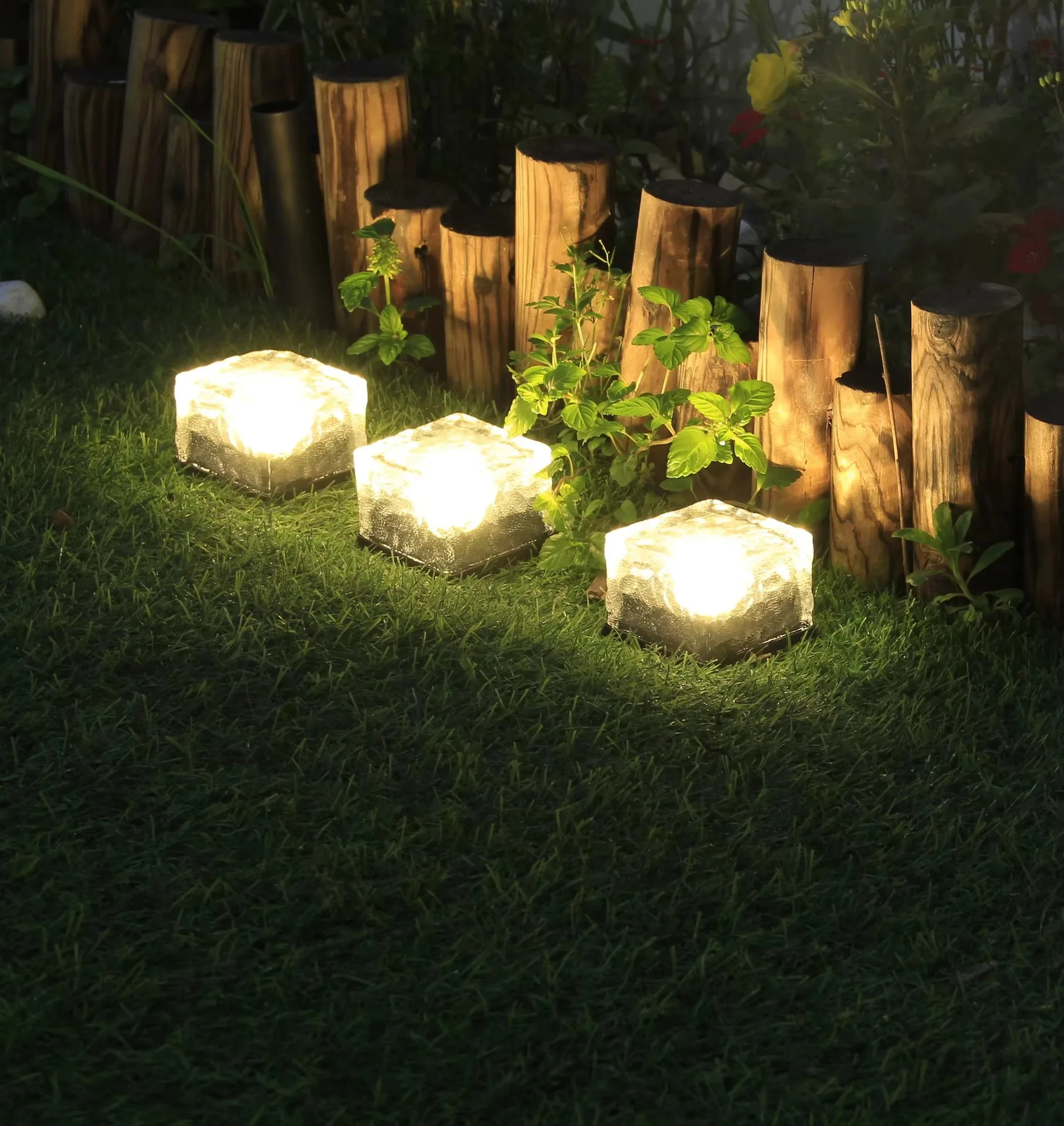 (1 PCS) Solar Powered Ice Cube Lamp Glass Brick Landscape Square Glass Outdoor Road Courtyard Garden Decoration