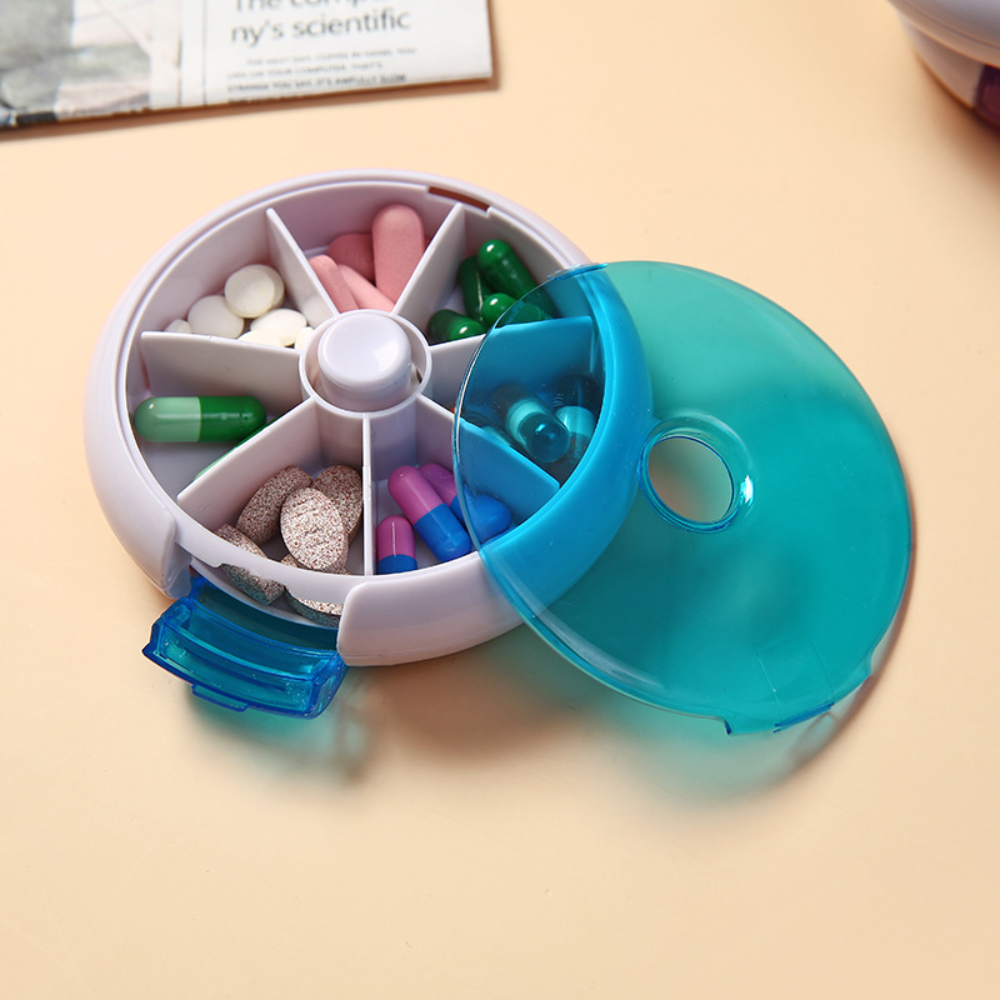 (1PC) Small Pill Box Cases Mini Medicine Cases Container Portable Travel Pills Organizer Storage 7 Days 7 Grids Vitamin Tablet Holder New Hot