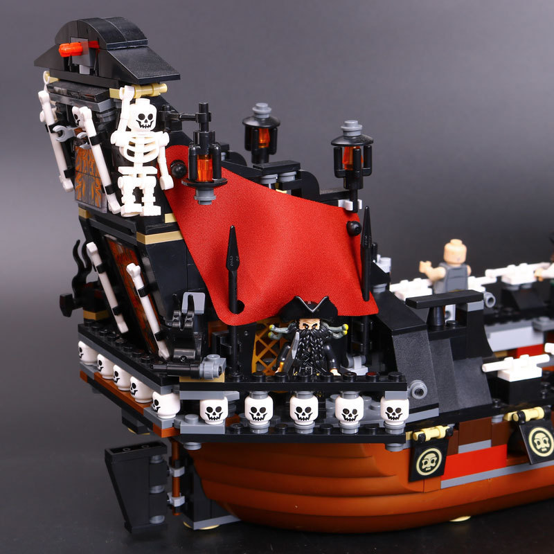Pirates of the Caribbean Queen Annes Revenge Large Sails Ship Captain 16009 Building Block Set Compatible With Model No Box