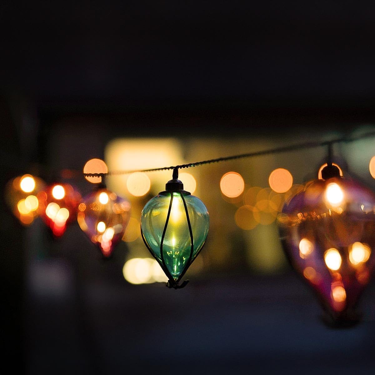 2.7m Multi Coloured Solar Power Balloon String Lights 2 Display Modes 10 Warm White LED Bulbs Outdoor Decorative Feature IP44 Rated Hanging Garden Lighting 2m 