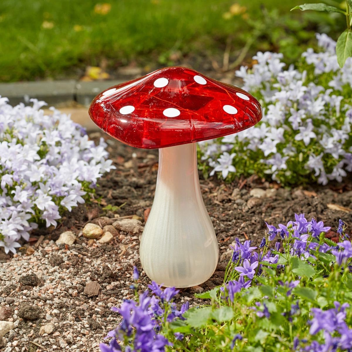23cm Mega Mushroom Solar Garden Stake Light Hand Painted Red White 15 LED Bulbs IP44 Rated Rechargeable Battery Outdoor Decorative Feature for Flower Beds Pathw