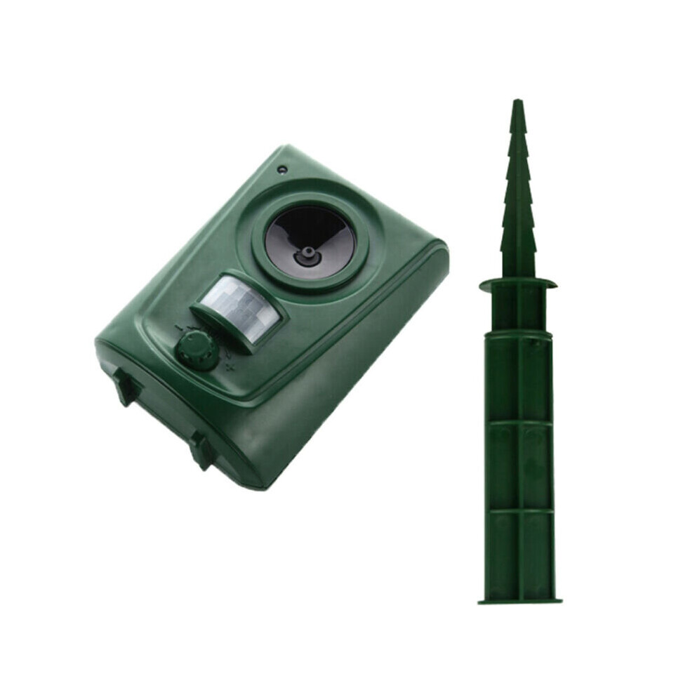 Ultrasonic Battery Cat Dog Repeller Fox Pest Scarer Deterrent PIR Sensor