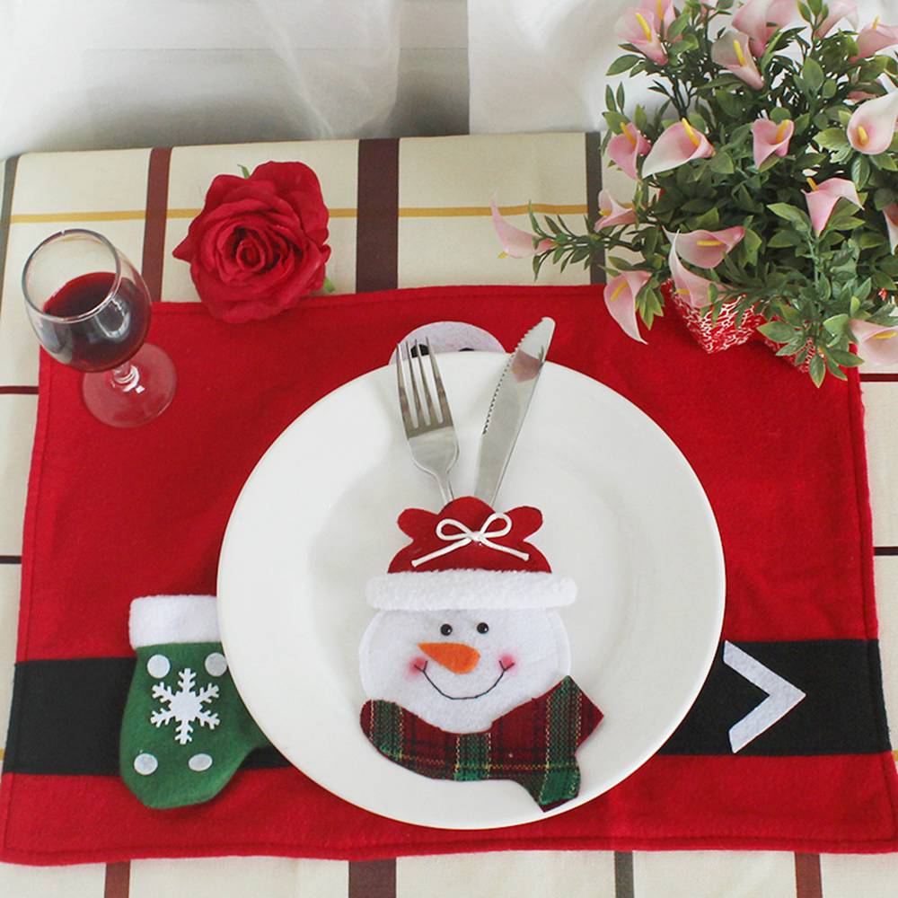 (Santa Claus) XMAS Novelty Decorations 3pcs set Kitchen Cutlery Suit Silverware Holders Pockets Knifes Forks Bag Snowman Shaped Christmas Party Decoration