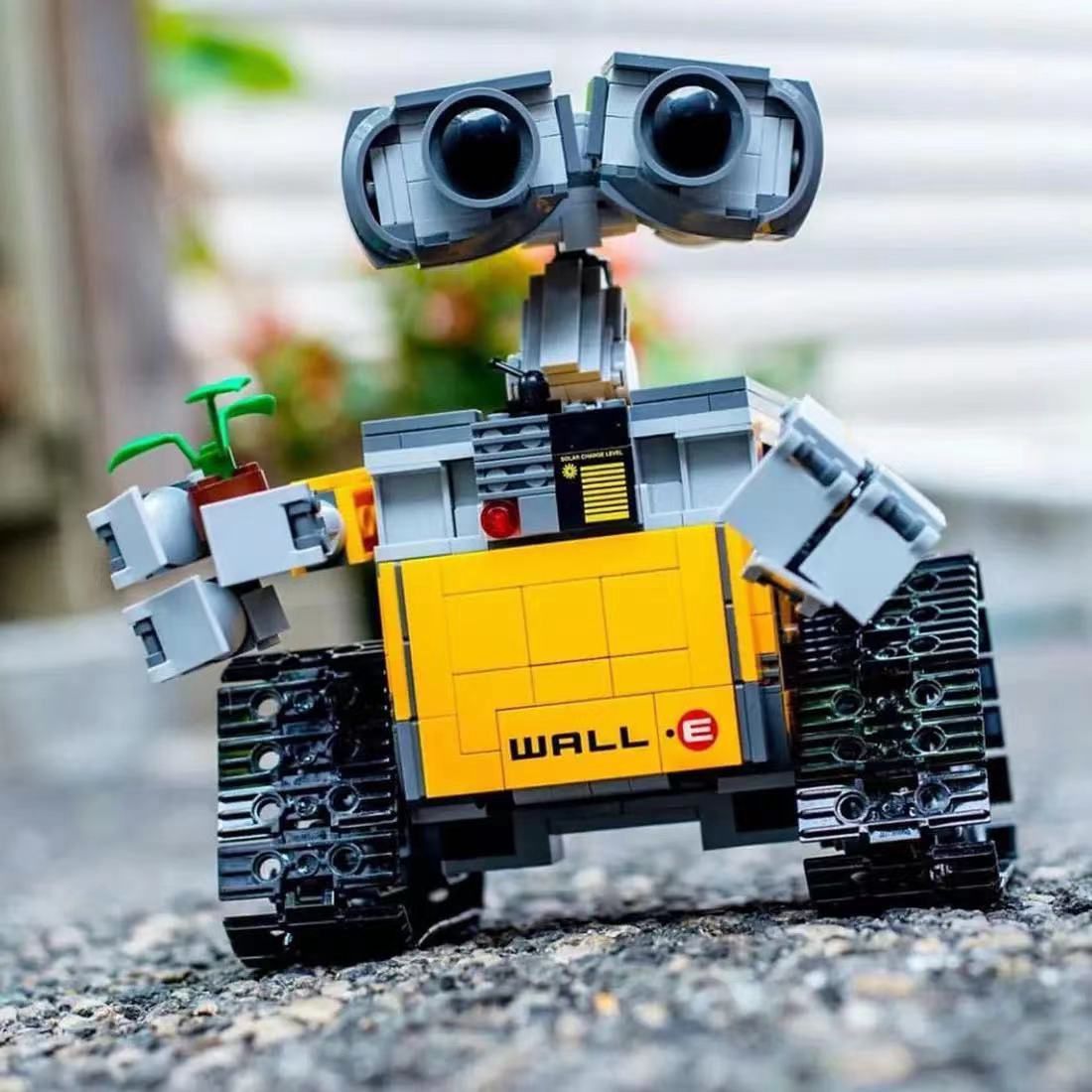 Disney WALL E The Robot Building Blocks Idea Technic Figures Model DIY Educational Toys For Children 687Pcs