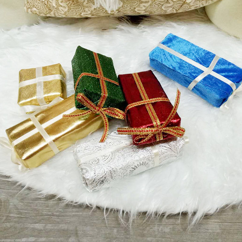 (31inch ~ 80cm) Christmas Tree Skirts 48in 122cm Xmas Tree Skirts Plush Luxury Faux Fur Tree Mat,Snowflake Base Cover for Thanksgiving New Year Home Party Festival Glittering Decoration