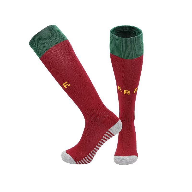 (Kids 16) Football Jersey Kits World Cup Ronaldo Number 7 Kids Adults Boys Youths Soccer Training Suit with Socks Outdoor Indoor Sportswear Gift