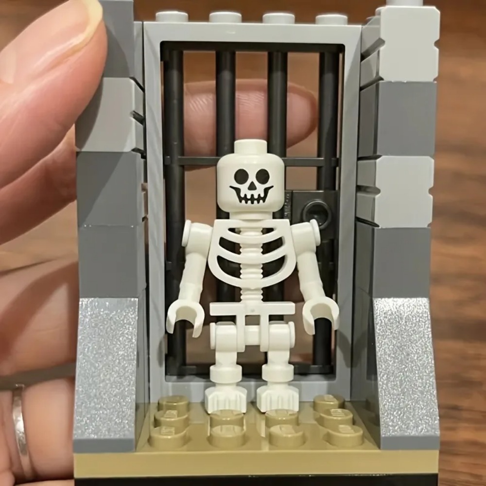 (Black) Skeleton Soldiers Building Blocks People Halloween Figures Mini Building Blocks Ninja Bone People Army Skeleton Corps