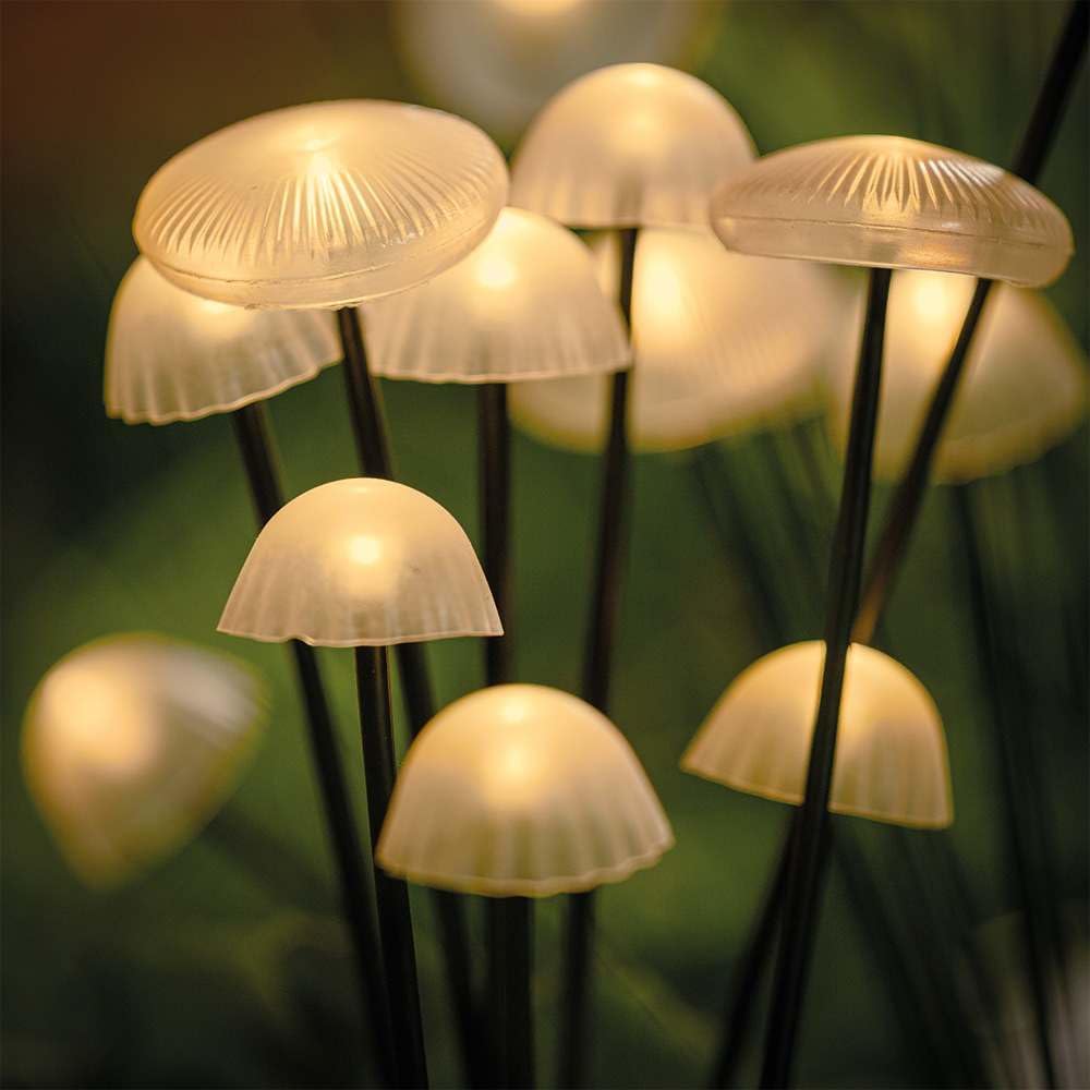 Woodland Outdoor Solar Mushroom Lights 15 Mushrooms 3 Sets of 5