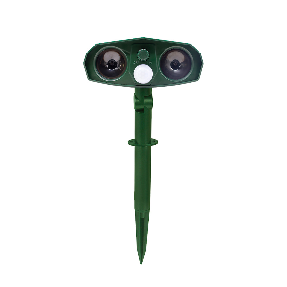 Ultrasonic Animal Repellent Solar Powered Waterproof Outdoor Animal Repeller Motion Sensor and Flashing Light Pest Repeller, Squirrels Cats Rats
