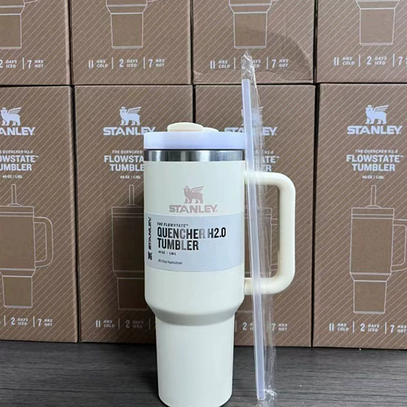 Stanley Quencher H2.0 Flowstate Tumbler 40oz - Milky White